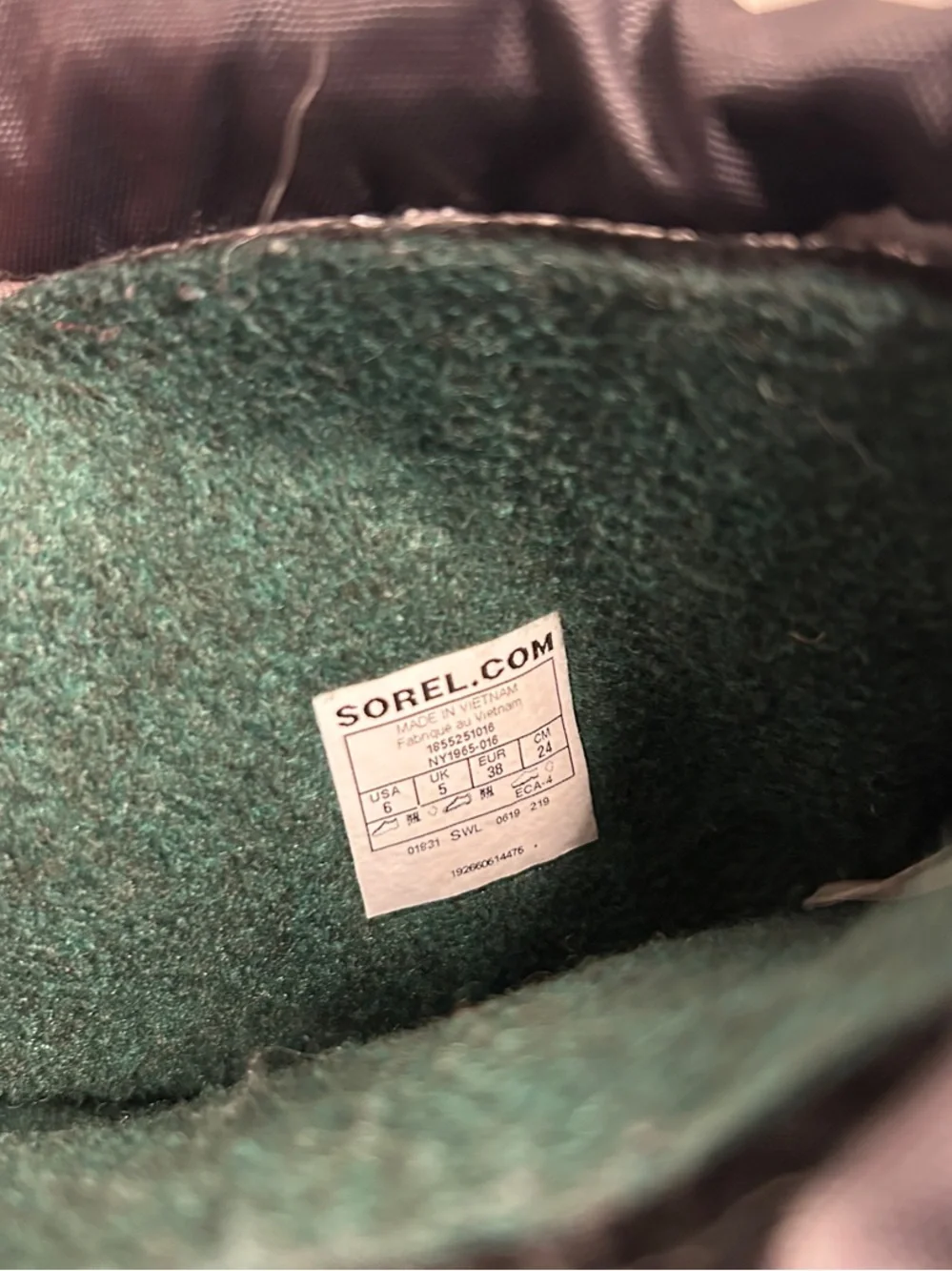Kids Sorel winter boots size 6